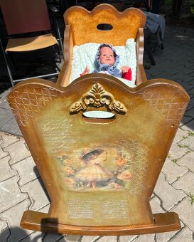 Ručně renovovaná dřevěná kolébka – originální kousek s duší - 2