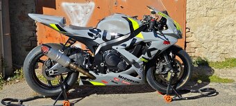 Suzuki GSX-R 750 okruhovka 2010 - 2