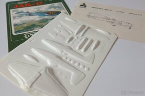 JAK-17 (1:72, DUBENA Český Dub) - 2