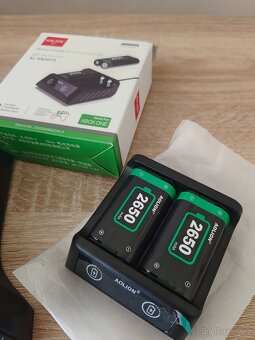 Xbox držák plus nabíječka od 1kč - 2