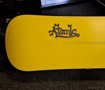 Snowboard Atomic s kvalitním vázáním - 2