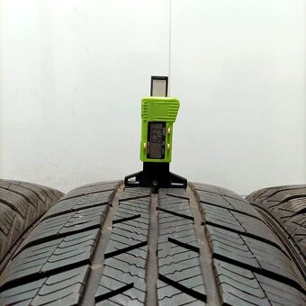 17" PNEU – 215/60/R17 – ZIMNÍ - BARUM - 2