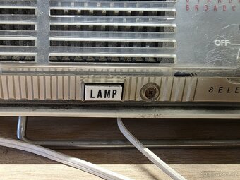 Staré rádio Hitachi - 2