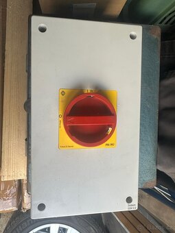 Hlavní vypínač - 2