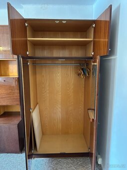 šatní skříň - 2