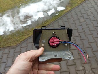 Suzuki GSX-R 750 1989 zadní světlo - 2