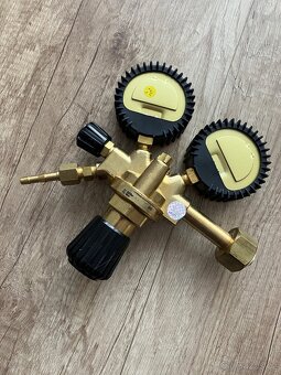 Regulátor plynů AR/CO2, regulátor průtoku CO2 - 2