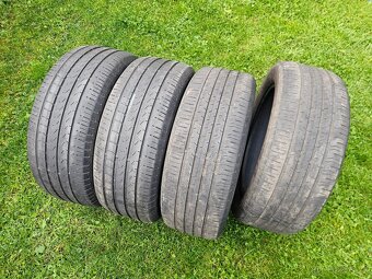 Pneu Letní 235/50/19 - 2