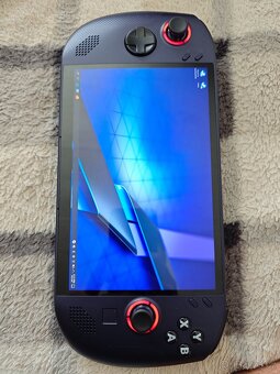 Herní konzole Lenovo Legion go S 512GB - 2