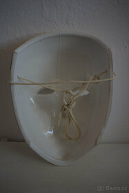 Benátská porcelánová maska v životní velikosti - 2