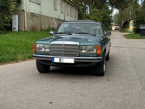 Mercedes-Benz 230 CE (kupé), r.v. 1982 - 2