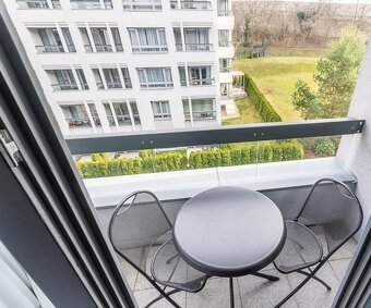 Pronájem luxusního bytu 1+kk s balkónem Praha 2 - Nové Město - 2