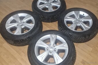Predám zimnú sadu Toyota CH-R 5x114,3 R17 ,215/60 R17 - 2