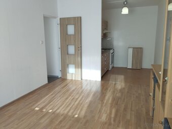 Pronájem 2kk 40m2 Mělník ul. Vlasákova - 2
