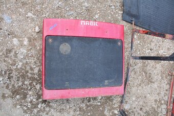 Zetor 12145 kapotáž rám maska kapota mřížky mezikus - 2