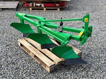 Tříradličný pluh troják za traktor - 2