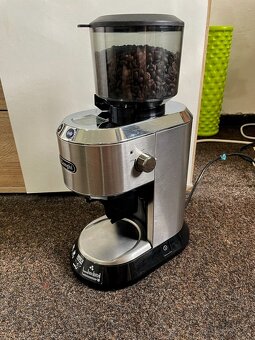 Mlýnek DeLonghi KG521.M - 2