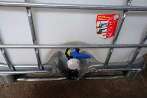 Prodám ibc kontejner 1000 litrů - 2