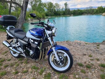 Suzuki GSX 1400 - 2