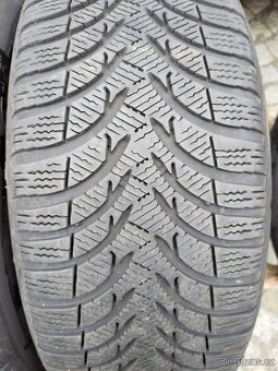 215/60/16 zimní pneu Michelin a GOODYEAR 215/60 R16 - 2