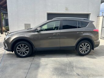 TOYOTA RAV4 2.0D D4D 105 KW,1.MAJ.MANUÁL,TAŽNÉ,NAVI,KAMERA - 2