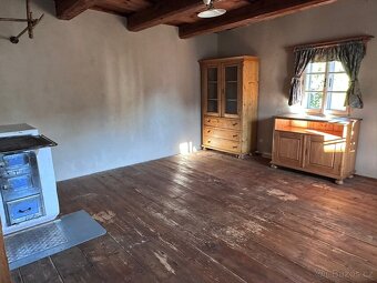 Starožitná skříň - 2