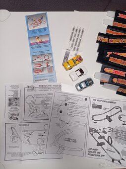 Hot Wheels balení drah + 3 autíčka - 2