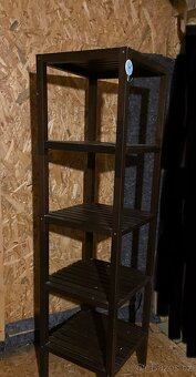Dřevěný regál - 2