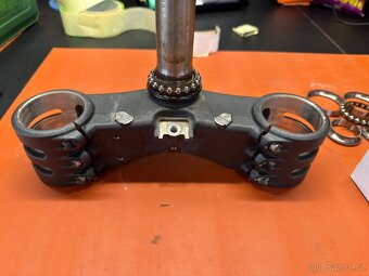 Ducati Panigale Streetfighter V4 S krk řízení triple clamp - 2