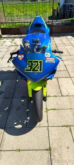 Yamaha R1 RN19 okruhovka - 2