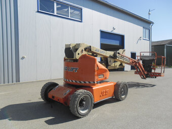 Kloubová pracovní plošina JLG E450AJ - 2