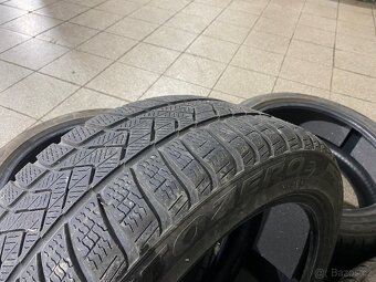 Pirelli Sottozero 3 235 45 R18 - 2