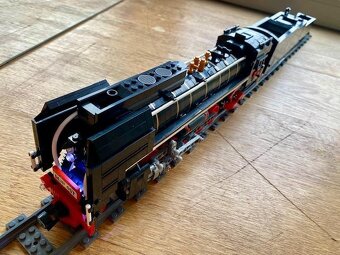 Model parní lokomotivy s tendrem - kopie LEGO City (Mouldkin - 2