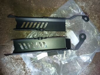 Doplněk na chladič Yamaha MT 09 2014 - 2