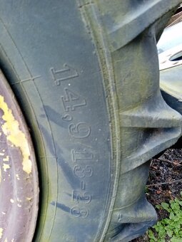 Zetor kolo 28 na 14,9 - 2