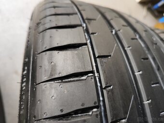 pneu 255/40 ZR20 Falken - 2