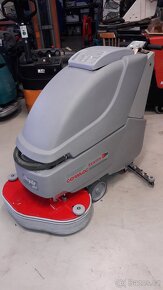 Podlahový mycí stroj Comac Simpla 65 BT s vl.pojezdem - 2