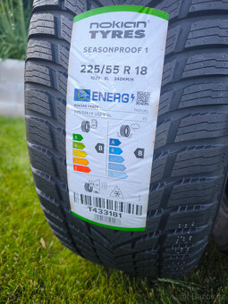 Celoroční pneu Nokian SeasonProof1 225/55 R18 - 2