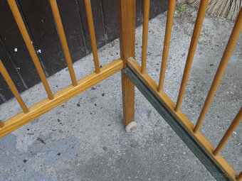 Dětská dřevěná postýlka - 2