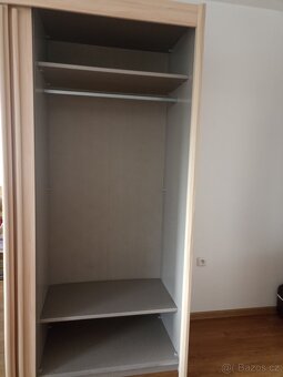 Velká šatní skříň - 2