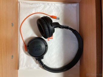 Sluchátka JBL Tune 520BT (JBLT520BTBLKEU) černá - 2