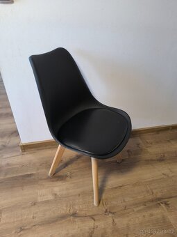 Jídelní židle černé. - 2