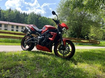 Triumph street triple 675r - 2