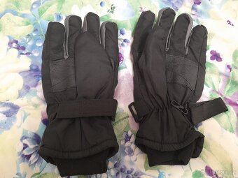 Lyžařské kalhoty a rukavice - 2