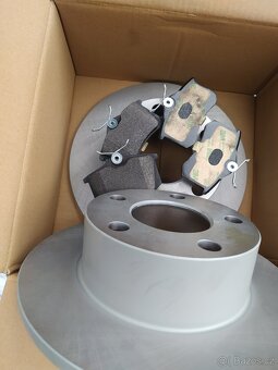 Zadní kotouče -desky AUDI A6, SUPERB I Passat B5.5 - 2