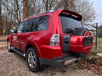 PRODÁM MISTUBISHI PAJERO - 2