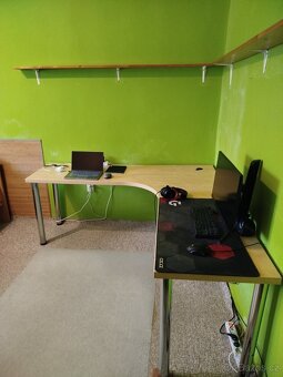 Rohový stůl pro 2 - 2