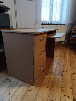 PC stůl
Rozměry 110x 55. - 2