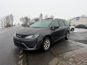 Chrysler Pacifica 3,6 Pentastar  8 míst 2017 DPH - 2