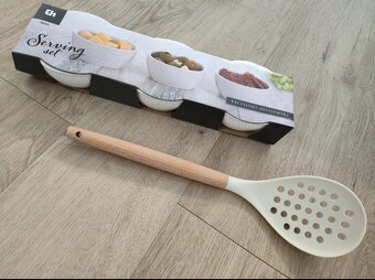 Set misek a děrované lžíce - 2